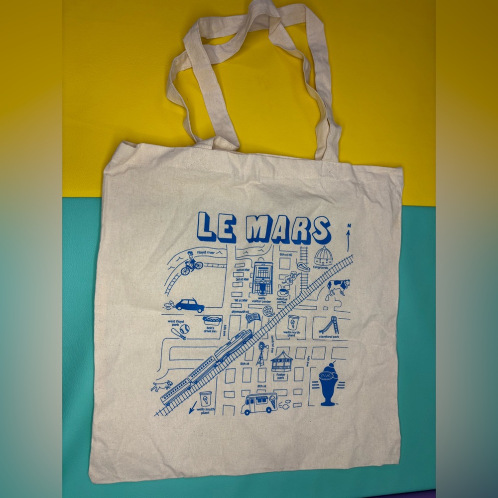 Le‎ Mars Blue Bunny Ice Cream Capital of the World Canvas Tote Bag